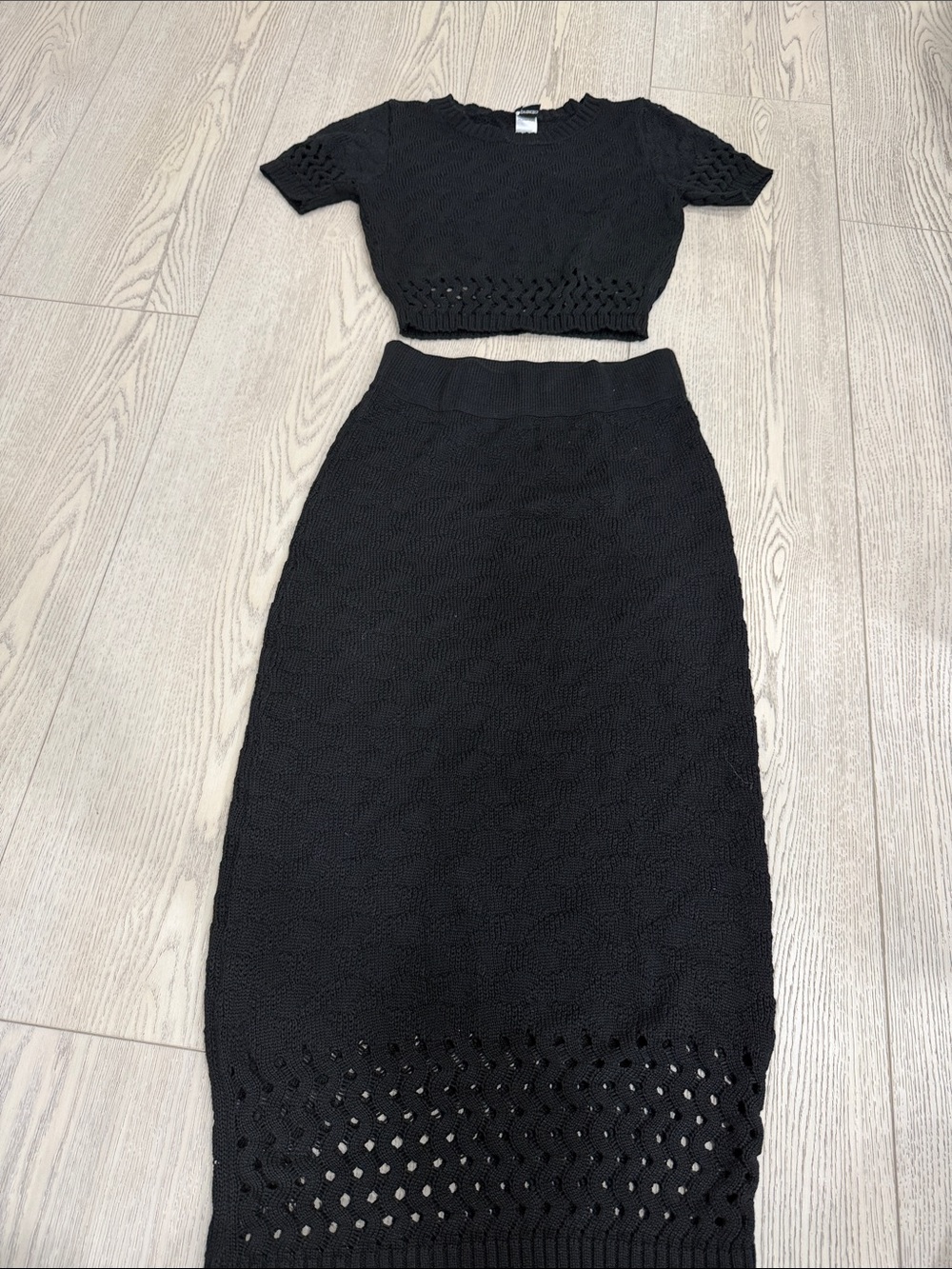 Women's Black Knit Midi Skirt - Classic Textured Design